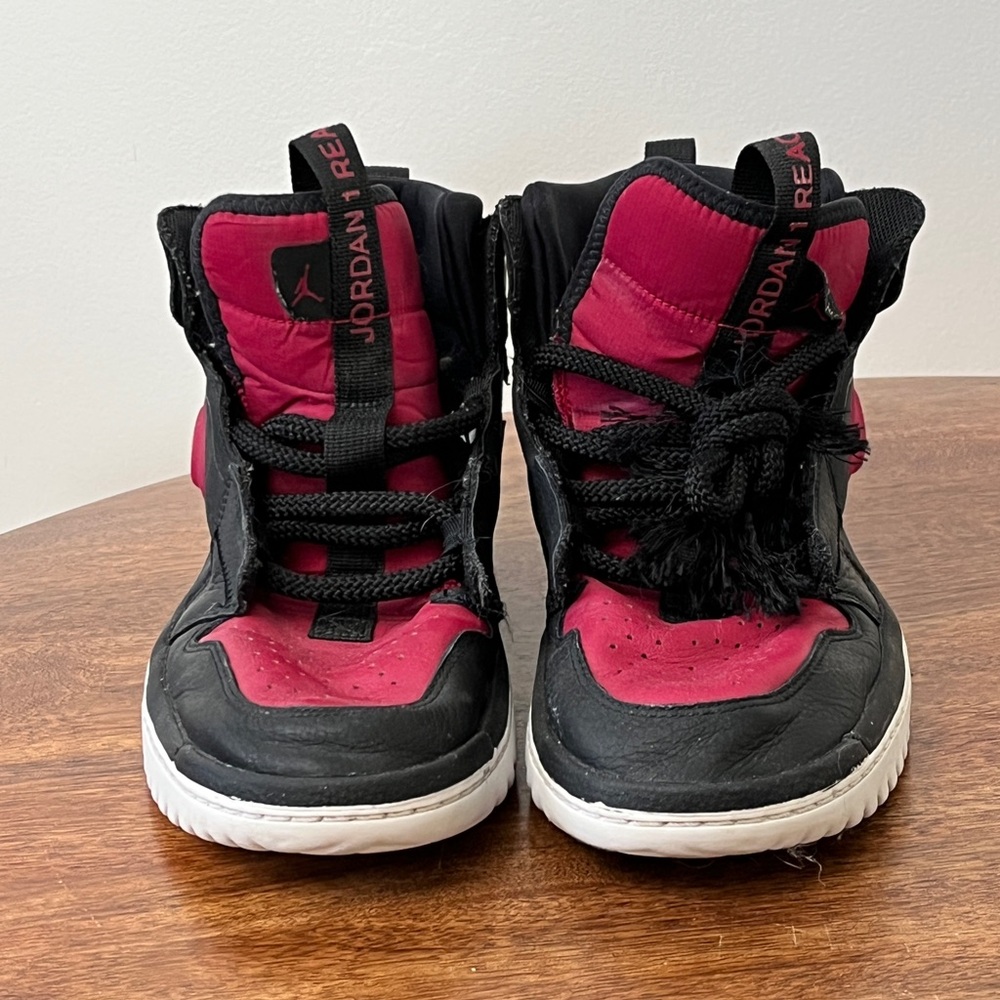 Nike Jordan 1 High React Black & Red size 11 US